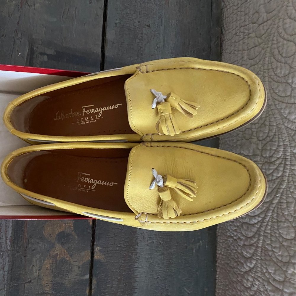 Ferragamo Nabuck boat shoe